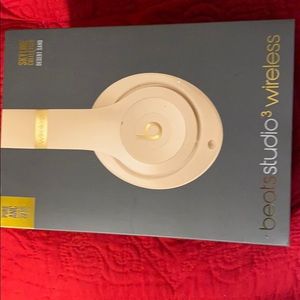 Beats studio 3 wireless headphones brand new